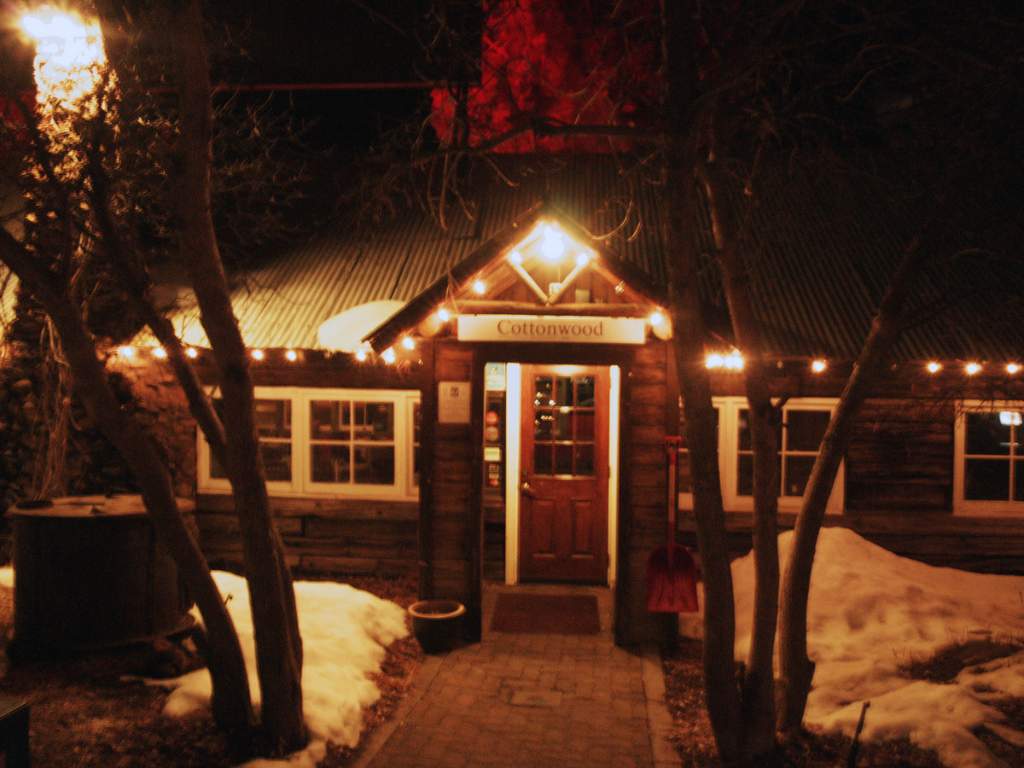 entrance to the Cottonwood Restaurant Truckee CA